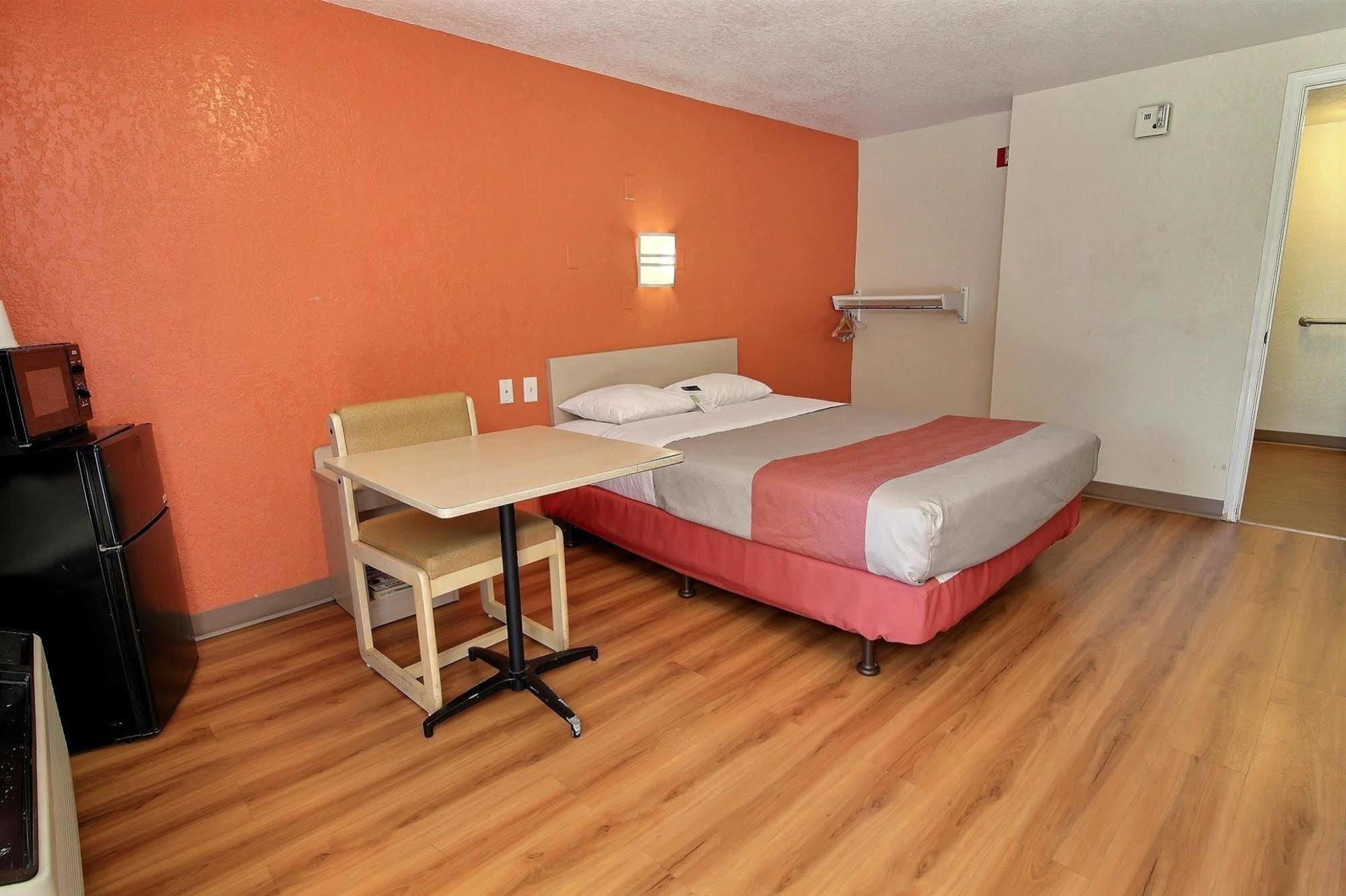 Motel 6-Newport News, Va Exterior foto